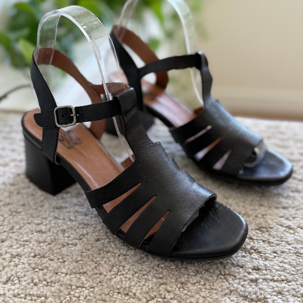 Miz Mooz BOARDWALK Black Leather Block Heel Sandals Strappy T Strap Women‎ 8.5-9